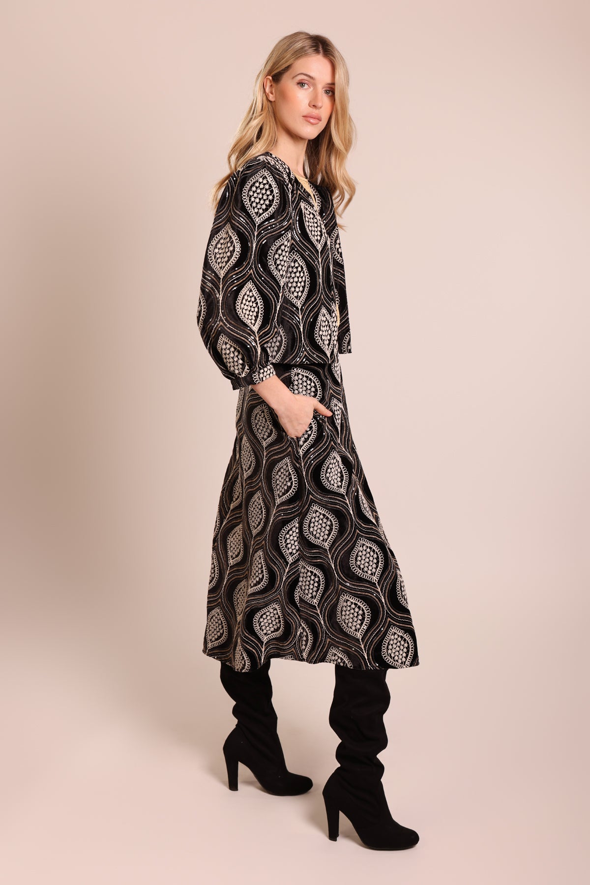 Traffic People Love & Anarchy Skirt